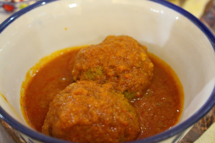 Meatballs and legumes - khofteh - flavored with spices. Author and Copyright Marco Ramerini