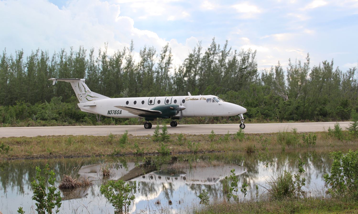 The plane that connects Stella Maris airport with Nassau. Long Island, Bahamas. Author and Copyright Marco Ramerini